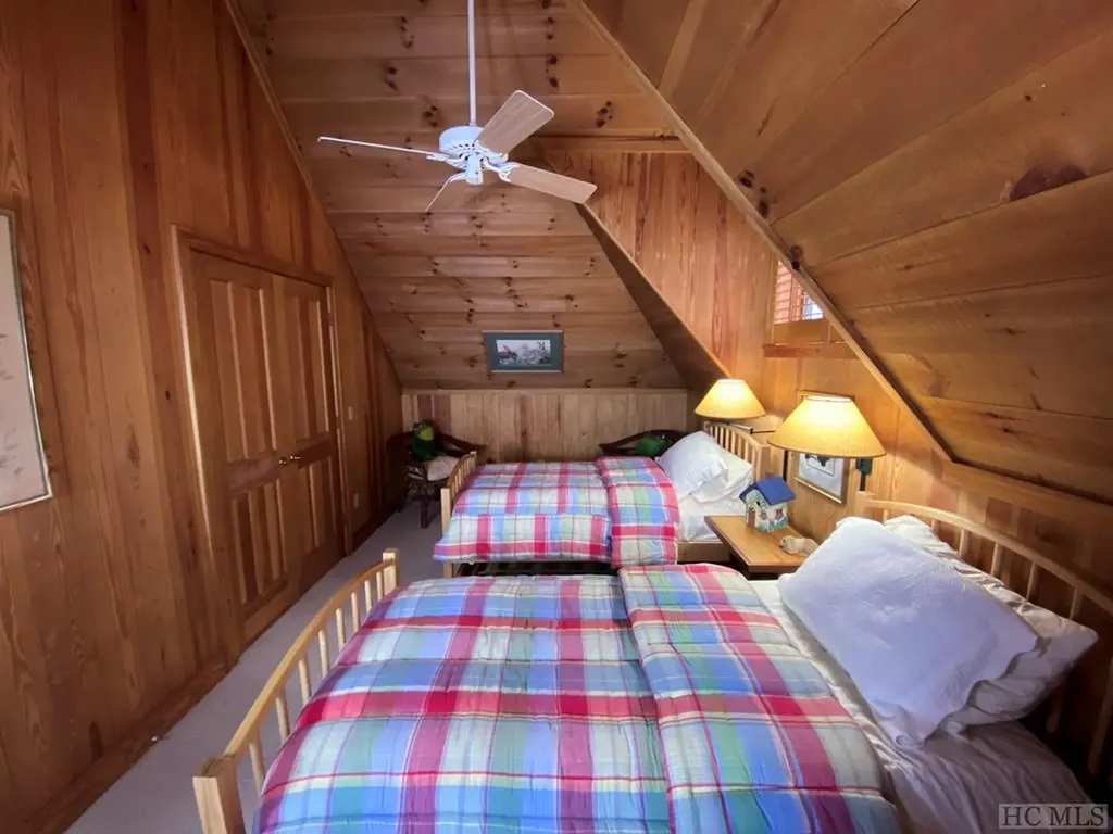1734 Toxaway Drive Lake Toxaway NC 28474