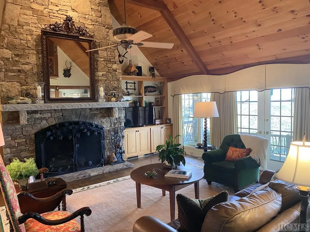 1734 Toxaway Drive Lake Toxaway NC 28474