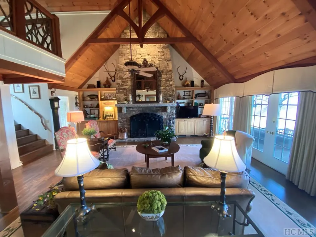 1734 Toxaway Drive Lake Toxaway NC 28474