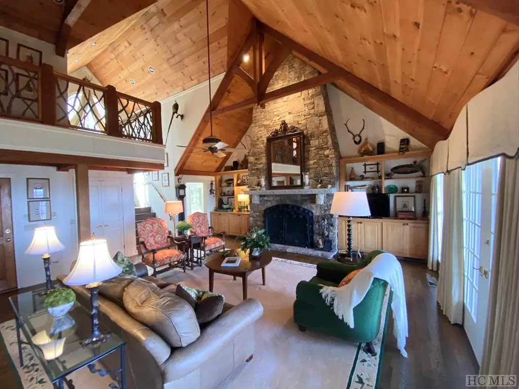 1734 Toxaway Drive Lake Toxaway NC 28474