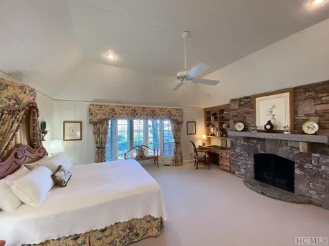 1734 Toxaway Drive Lake Toxaway NC 28474