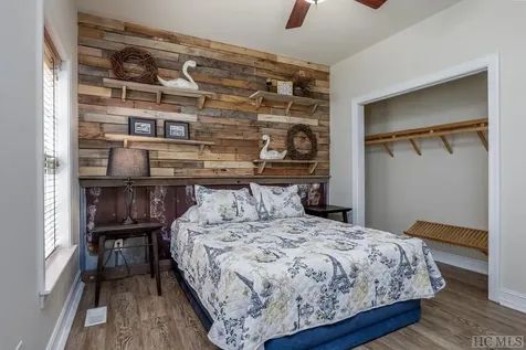 18 Dendy Knob Highlands NC 28741