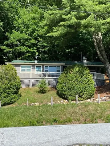 10121 Dillard Road Scaly Mountain NC 28775