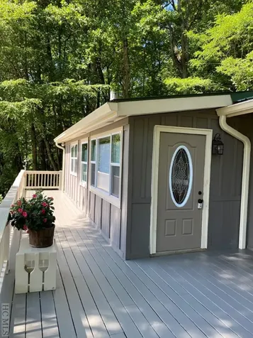 10121 Dillard Road Scaly Mountain NC 28775