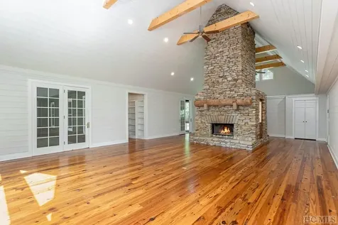 942 Cherokee Trail Sapphire NC 28774