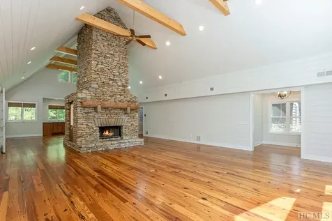 942 Cherokee Trail Sapphire NC 28774