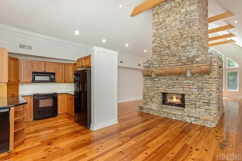 942 Cherokee Trail Sapphire NC 28774