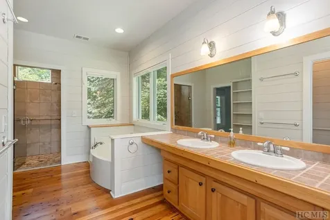 942 Cherokee Trail Sapphire NC 28774