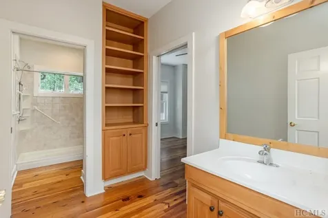 942 Cherokee Trail Sapphire NC 28774