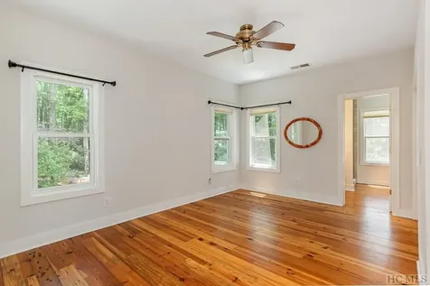942 Cherokee Trail Sapphire NC 28774