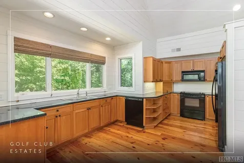 942 Cherokee Trail Sapphire NC 28774