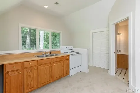 942 Cherokee Trail Sapphire NC 28774