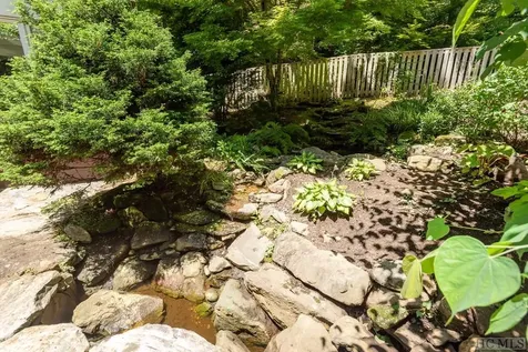 942 Cherokee Trail Sapphire NC 28774