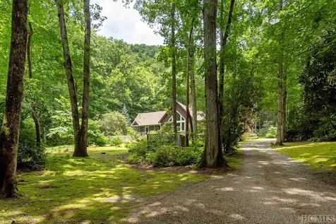 942 Cherokee Trail Sapphire NC 28774