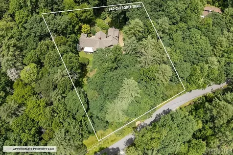942 Cherokee Trail Sapphire NC 28774