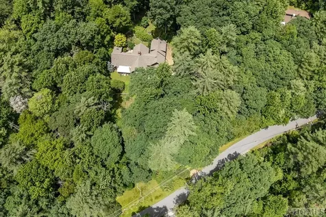 942 Cherokee Trail Sapphire NC 28774