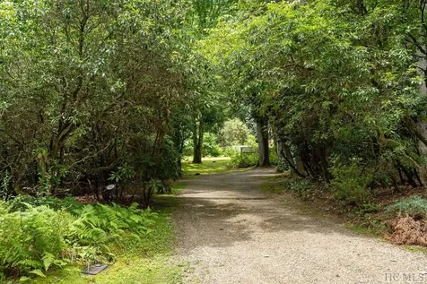 942 Cherokee Trail Sapphire NC 28774