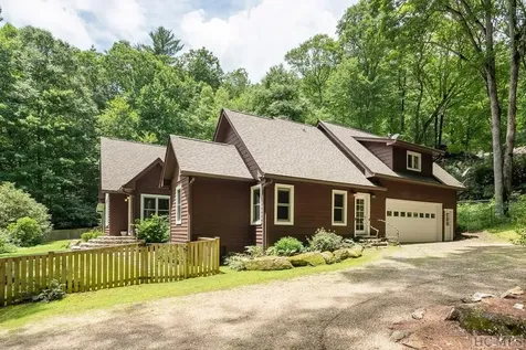 942 Cherokee Trail Sapphire NC 28774