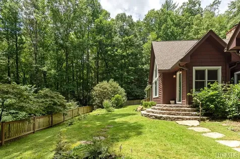 942 Cherokee Trail Sapphire NC 28774