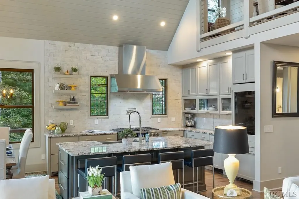 34 Milkweed Trail Glenville NC 28736