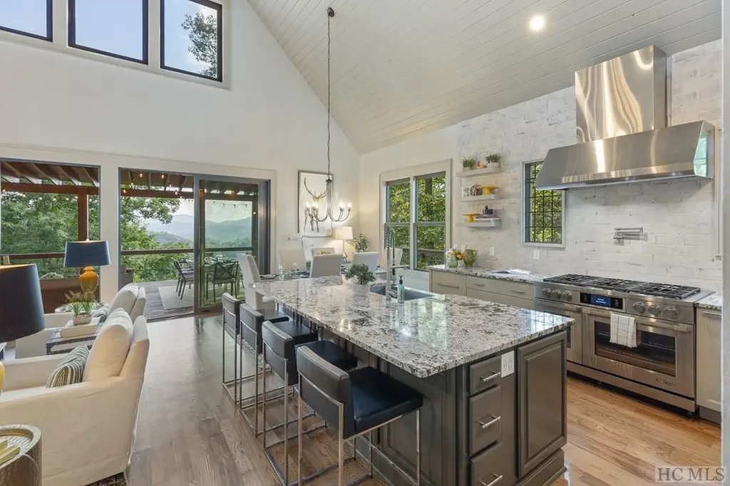 34 Milkweed Trail Glenville NC 28736