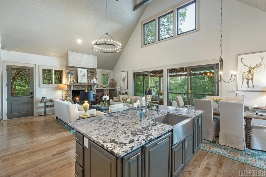 34 Milkweed Trail Glenville NC 28736