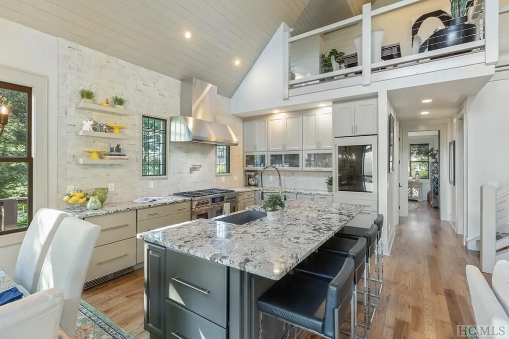 34 Milkweed Trail Glenville NC 28736