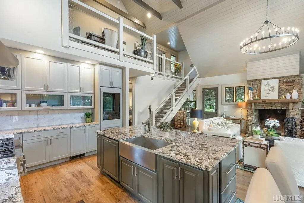 34 Milkweed Trail Glenville NC 28736