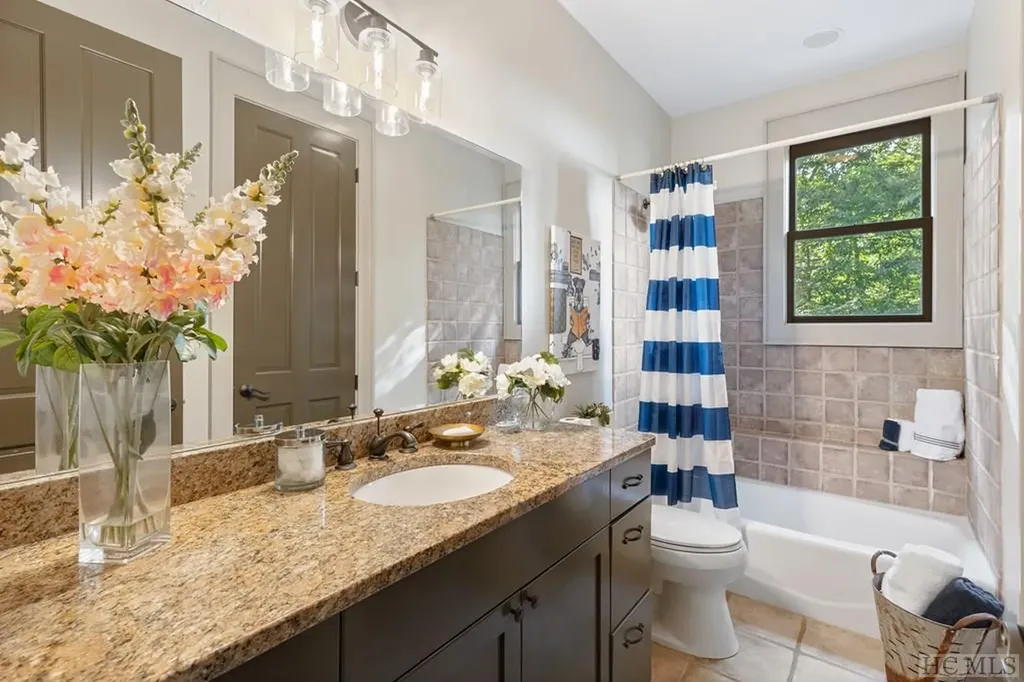 34 Milkweed Trail Glenville NC 28736