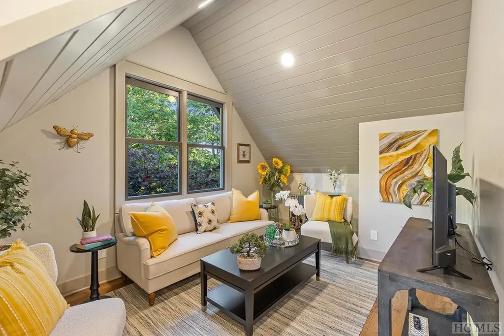 34 Milkweed Trail Glenville NC 28736