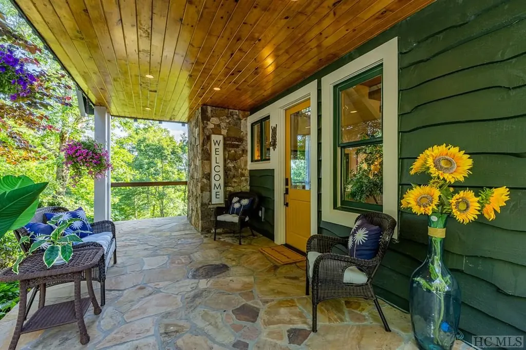 34 Milkweed Trail Glenville NC 28736