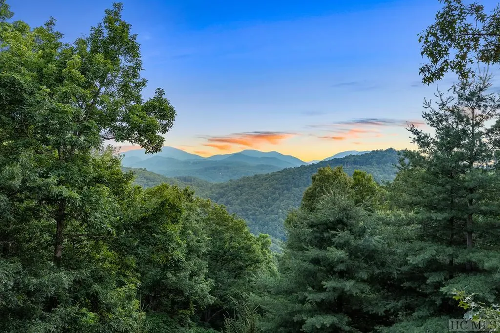 34 Milkweed Trail Glenville NC 28736