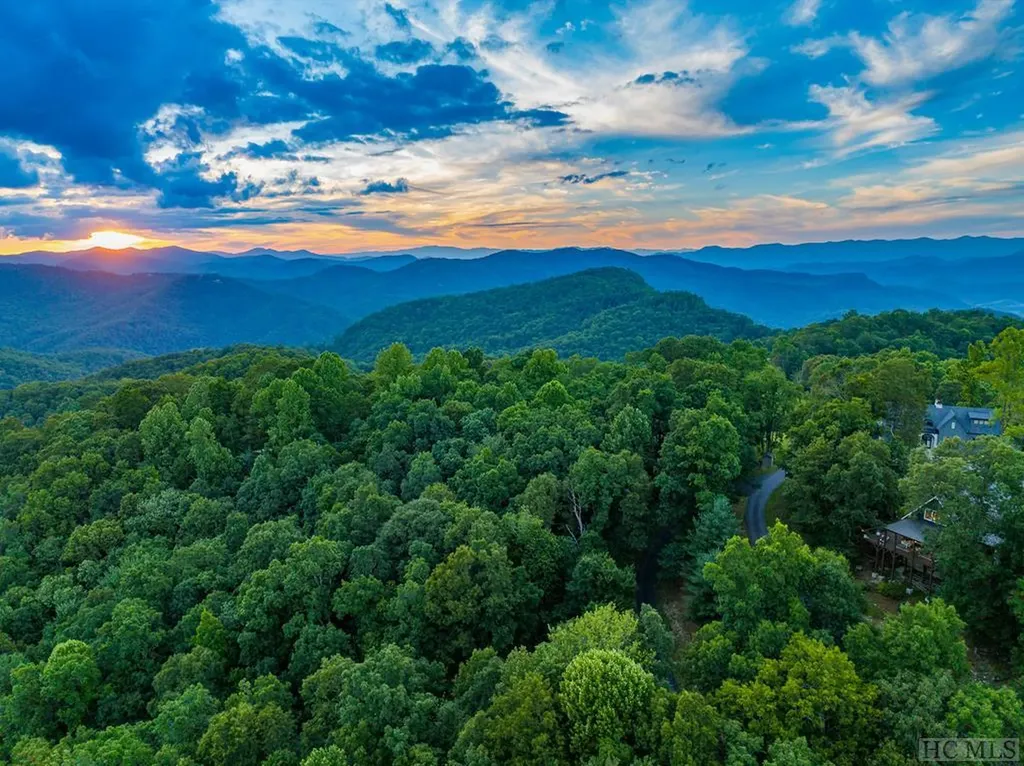 34 Milkweed Trail Glenville NC 28736