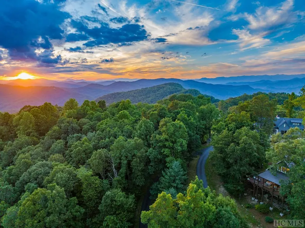 34 Milkweed Trail Glenville NC 28736