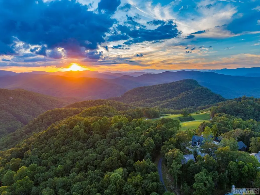 34 Milkweed Trail Glenville NC 28736