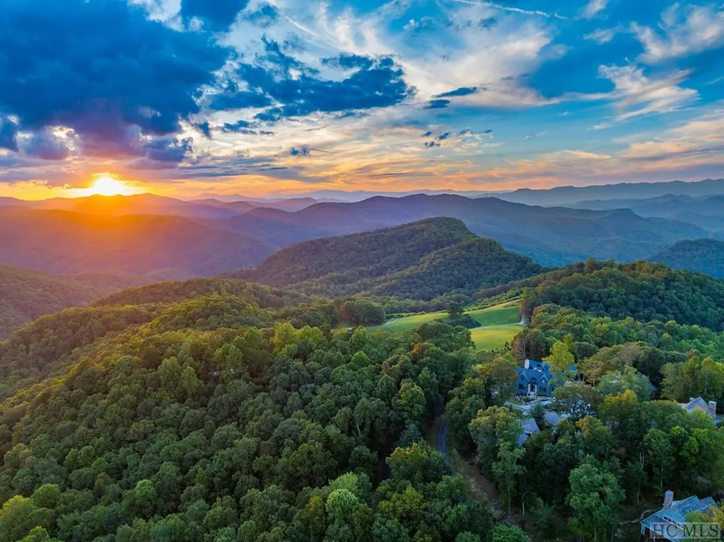 34 Milkweed Trail Glenville NC 28736