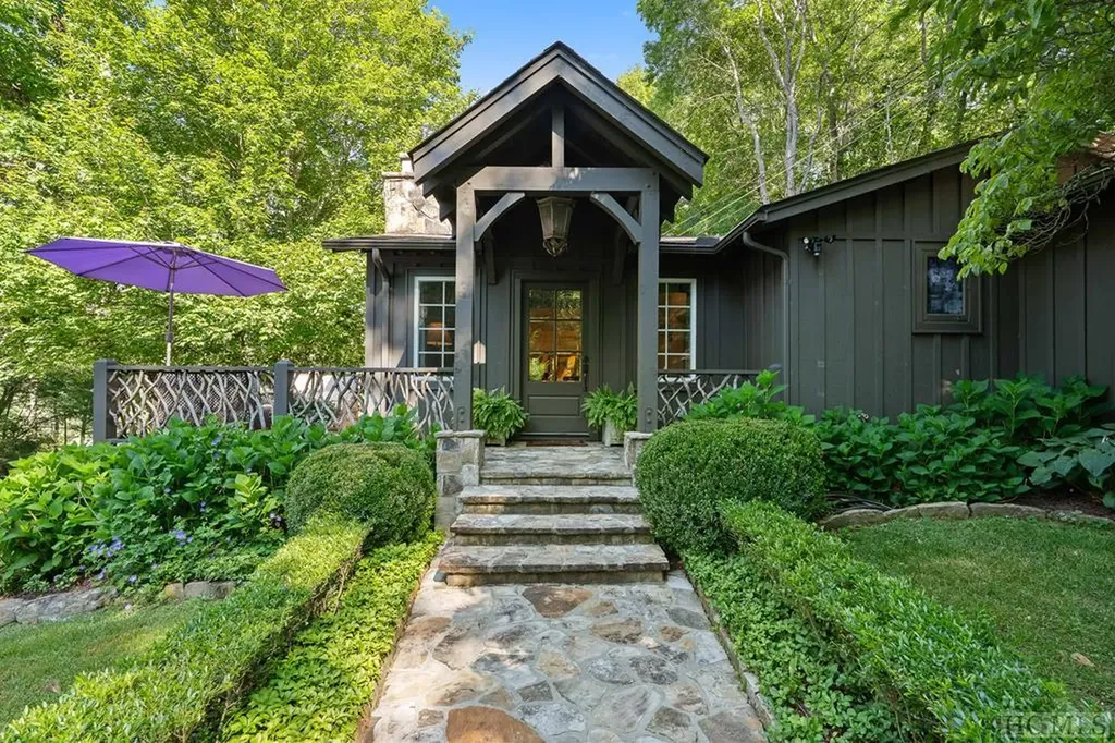 82 Azalea Road Highlands NC 28741