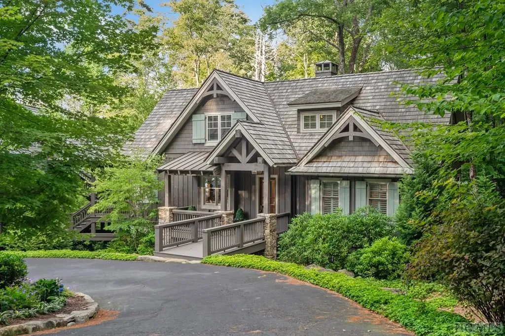 64 Hemlock Ridge Highlands NC 28741