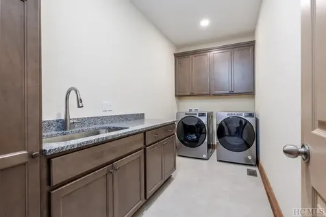 100 Tiger Paw Lane Sapphire NC 28774