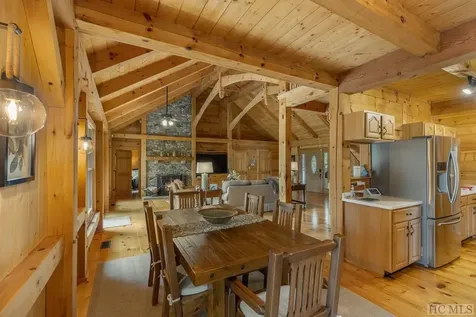 1004 Fairway Drive Lake Toxaway NC 28747