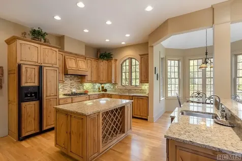 332 Streamside Drive Cashiers NC 28717