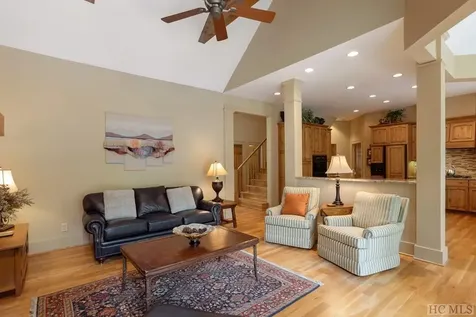 332 Streamside Drive Cashiers NC 28717