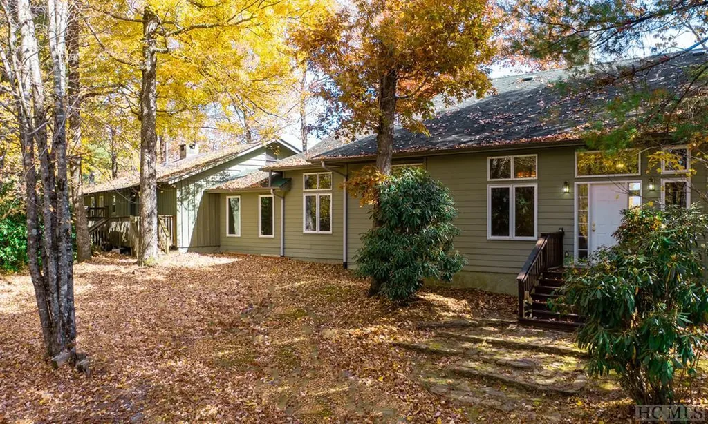 425 Dog Mountain Road Highlands NC 28741