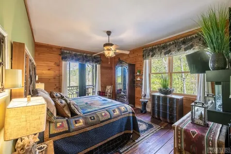 1913 Bald Rock E Sapphire NC 28774