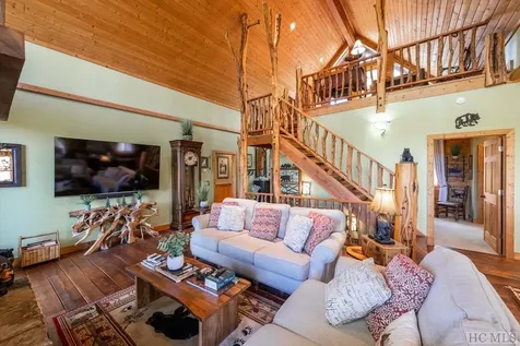 1913 Bald Rock E Sapphire NC 28774