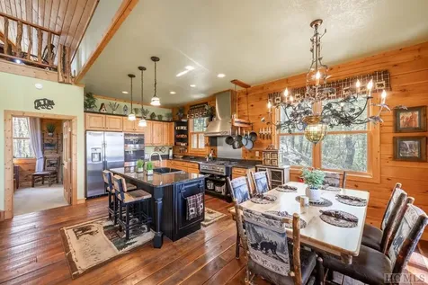 1913 Bald Rock E Sapphire NC 28774