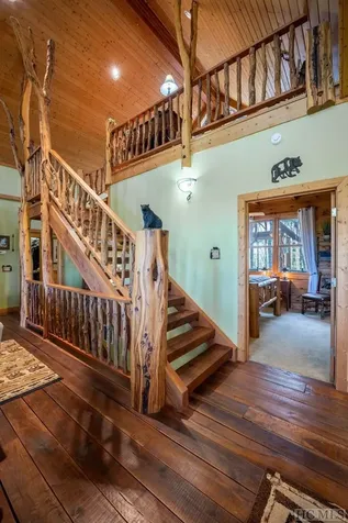 1913 Bald Rock E Sapphire NC 28774