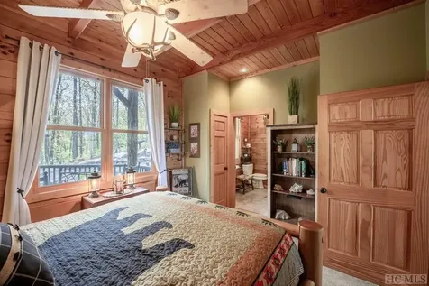 1913 Bald Rock E Sapphire NC 28774