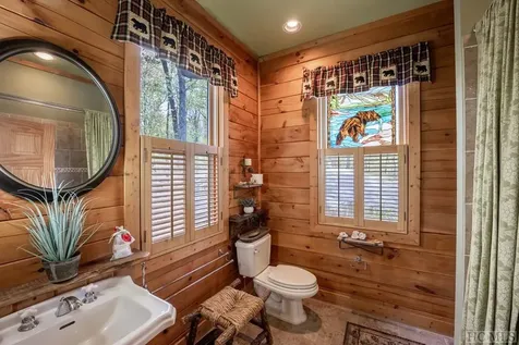 1913 Bald Rock E Sapphire NC 28774