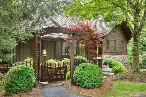 826 Highlands Cove Drive Highlands NC 28741